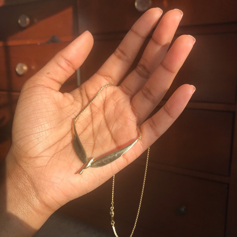 Vintage Gold Soaring Dove necklace 🕊